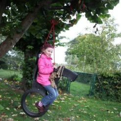 ESSCHERT DESIGN Paardenschommel Autoband -ESSCHER Winkel paardenschommel uit autoband 1484052731 5 600